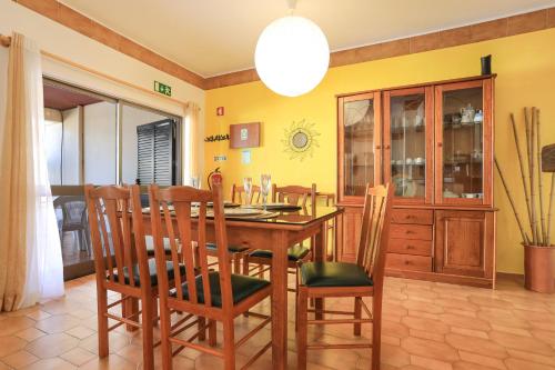 A Casa e a Praia da Ana - image 11