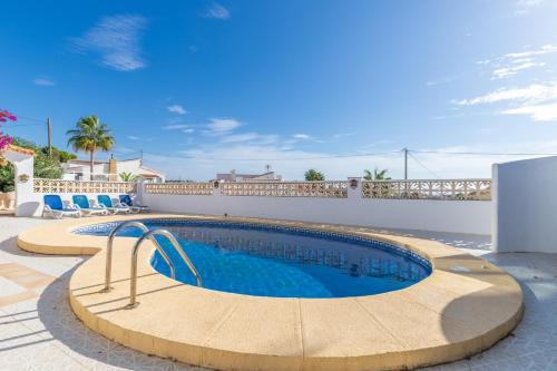 Villa w pool seaview in Cometa - image 4