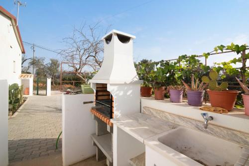 Adelino Guest House in Arrochela