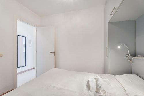 Apartment 3 Bedrooms Heated Pool - image 3