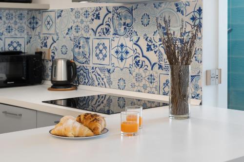 Sorrento Center Luxury Apartment 3 - image 5