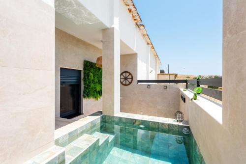 Exterior view, La Mihilla in Maqueda