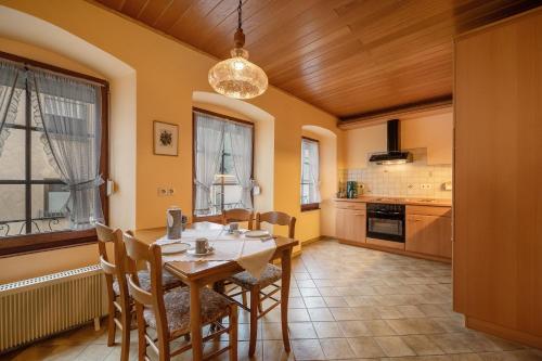 Ferienwohnung Eulennest 2 in Minheim, Deutschland