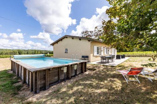 Exterior view, Maison Cœur Des Vignes in Les Salles-de-Castillon
