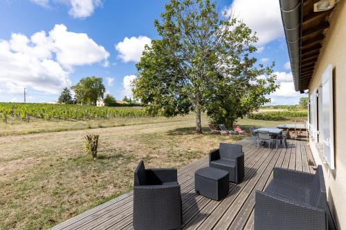Exterior view, Maison Cœur Des Vignes in Les Salles-de-Castillon