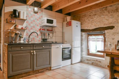 virtuve, Le Portougais, Chalet À Chanaz (Le Portougais, Chalet A Chanaz) in Chanaz