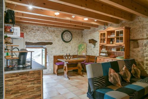 Viesnīcas āriene, Le Portougais, Chalet À Chanaz (Le Portougais, Chalet A Chanaz) in Chanaz