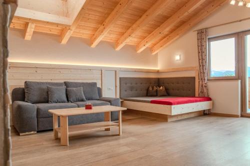 1 king bed, 1 queen bed, 1 sofa bed
