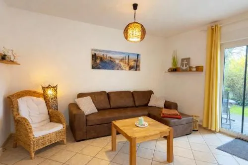 Strandwart Ferienwohnung Zingst mit Garten in Zingst, Deutschland