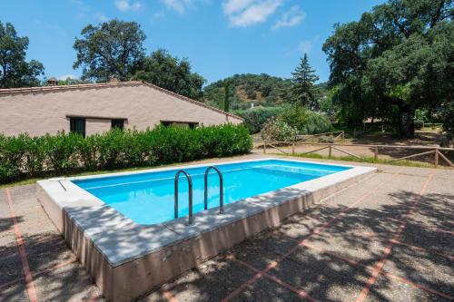 A szálláshely kívülről, Finca Encina - piscina compartida in Alajar