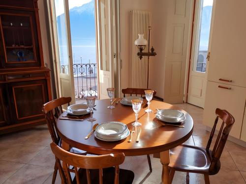 Spacious Historic Apartment F1