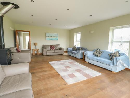 Chapel House Holyhead - image 3