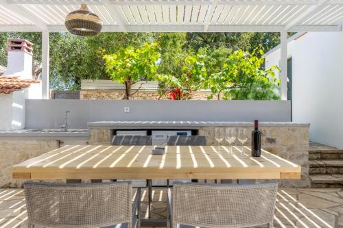 外觀, Antipaxos sunset house in 安提帕克索斯