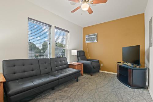 Maple Leaf Manor Furnished Apartments - image 42