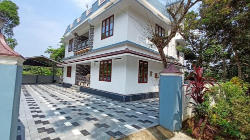 5BHK Home Away To Nature Escape in Town