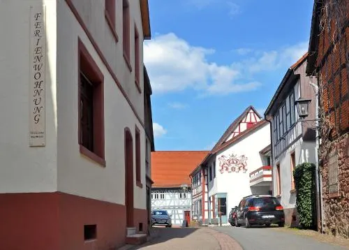 Zentral und großzügig Wohnen - Smart-TV mit streaming Apps - 1 bis 4 Personen - Küche mit Bar - kostenlose Parkzone in Mörlenbach, Deutschland