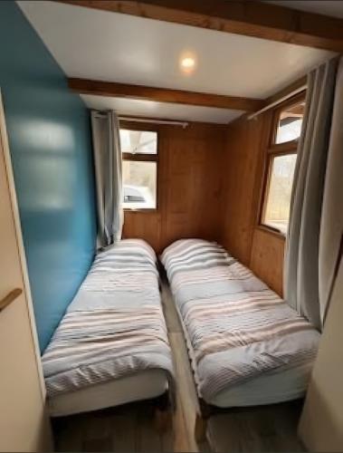 2 bedrooms, 2 beds