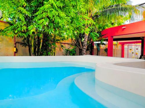 Diamond House with pool, near the airport