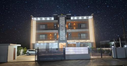 Hotel Golden peak in Tanakpur