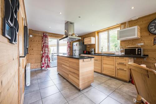 Kitchen, Breizh Chalet - 14 personnes in Saint Colomban Des Villards