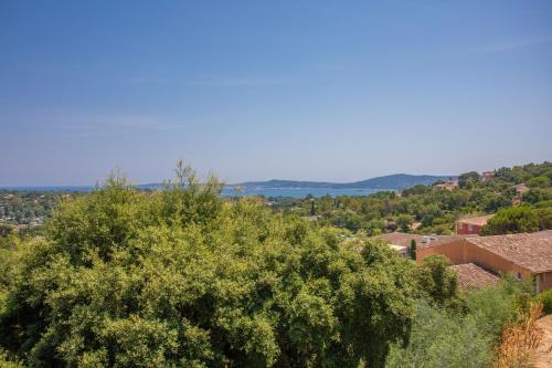 Grimaud 4 personnes clim vue mer - image 2