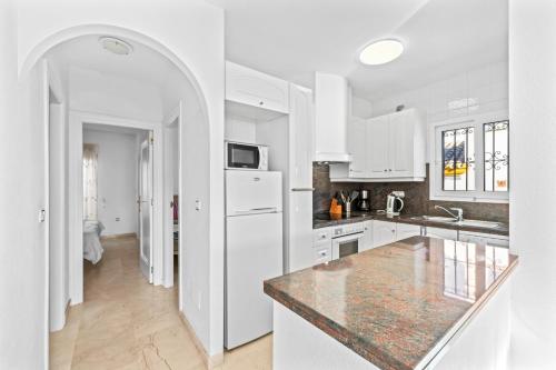 Nice apartment in a wonderful area - image 2