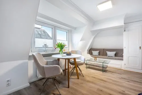 Haus Westsee Og Friesenstil modern in Wenningstedt-Braderup, Deutschland
