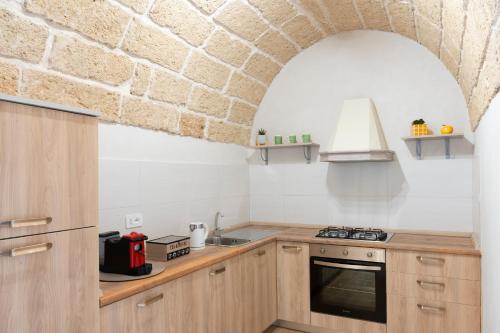 Konyha, Il rifugio sotto la volta in Caprarica di Lecce
