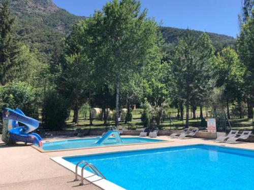 Chalet confortable, animaux acceptés - 2 pers. - API-1-52-2369 (Chalet confortable, animaux acceptes - 2 pers. - API-1-52-2369) in Molans Revela