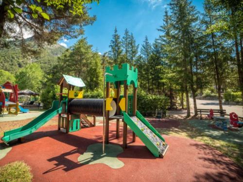 Bungalow avec clim, animaux acceptés - 2 pers. - API-1-52-2511 (Bungalow avec clim, animaux acceptes - 2 pers. - API-1-52-2511) in Molans Revela