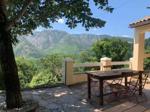 La Reguergue, vue sur l'Espinouse gîte à louer Castanet-le-Haut