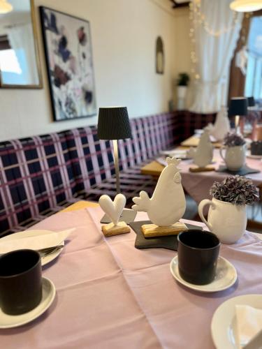 Food and beverages, B&B Apart Hotel Goldener Hahn - Pool & Sauna, Fruhstuck in Baiersbronn