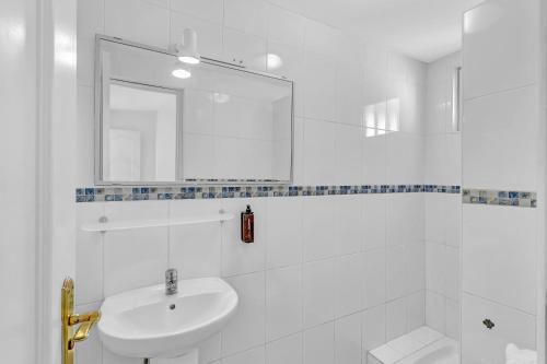 Villa con piscina privada - image 4