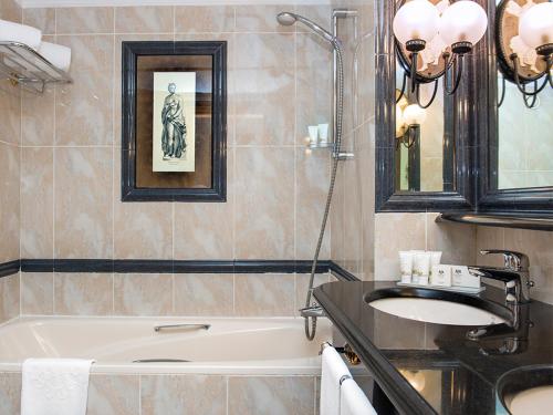 Dom Pedro Lisboa - image 7