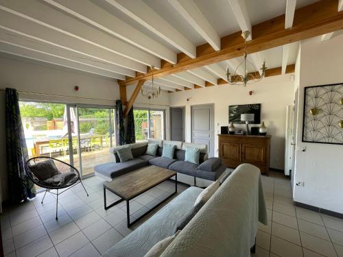 设施服务, Les Prairies du Val d'Amboise Grand Gite 15 pers avec piscine - PMR in 诺伊扎