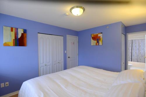 Marpole Guest House Room Type - Deluxe King Room
