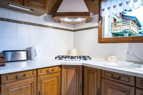 keuken, Chalet La Petite Maison in Saint-Marcel