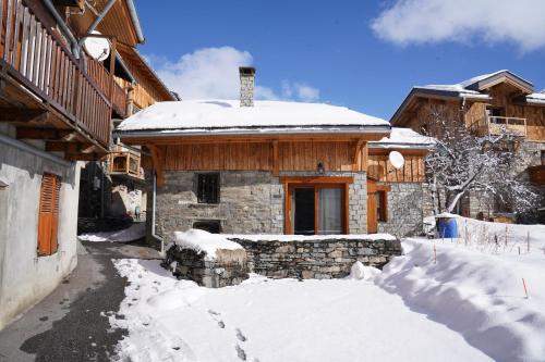 Chalet La Petite Maison – khách sạn tại Saint Marcel