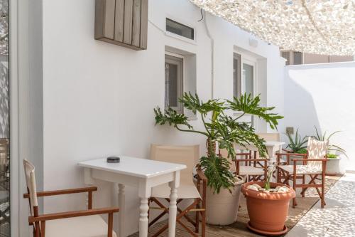 Exterior view, A Tinian Room 3 in Tinos
