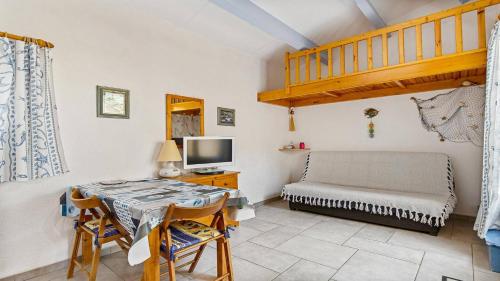 STUDIO MEZZANINE CLIMATISE POUR 4 PERSONNES - image 2