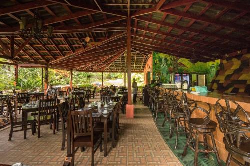 餐廳, 藍河溫泉度假酒店 (Blue River Resort & Hot Springs) in 林孔德拉別哈