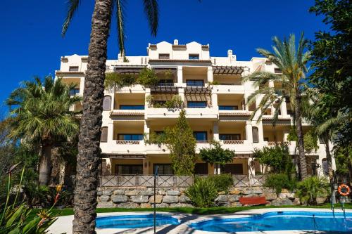 Apto frente al mar con piscina - image 5