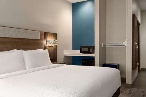 Holiday Inn Express Hotel & Suites Edmond by IHG