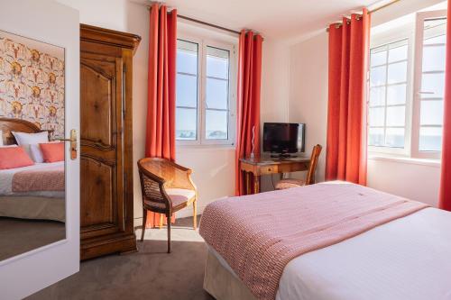 room detail thumbnail 1