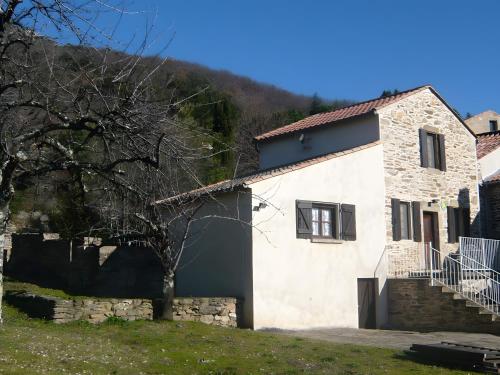 Sleeps 6