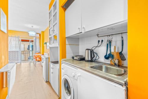 Apartamento a 199m de la Playa - image 5