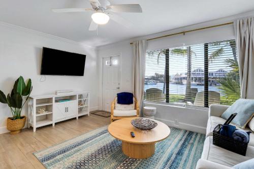 Sailfish Suites 5 - Waterfront Lodging in Stuart, USA