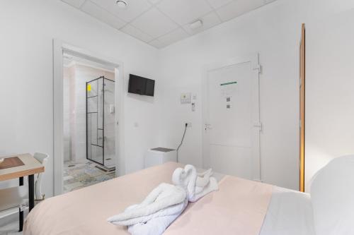 7A Hostal - image 3