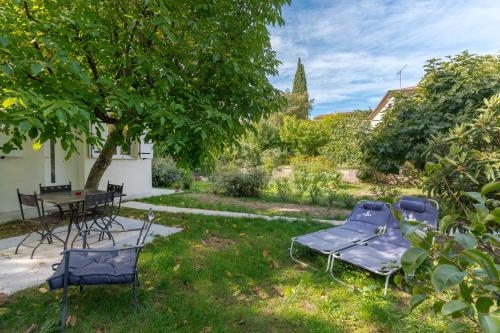 Appartement indépendant avec jardin – khách sạn tại Luynes