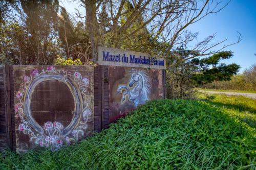 Le Mazet Du Maréchal Ferrant – khách sạn tại D Eighty-Five Street